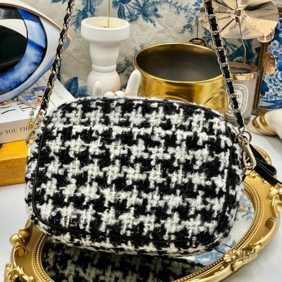 🆕 TOCCA 🧿 NWOT Tweed Camera Bag with Chain Strap - Black & White - - Picture 8 of 16